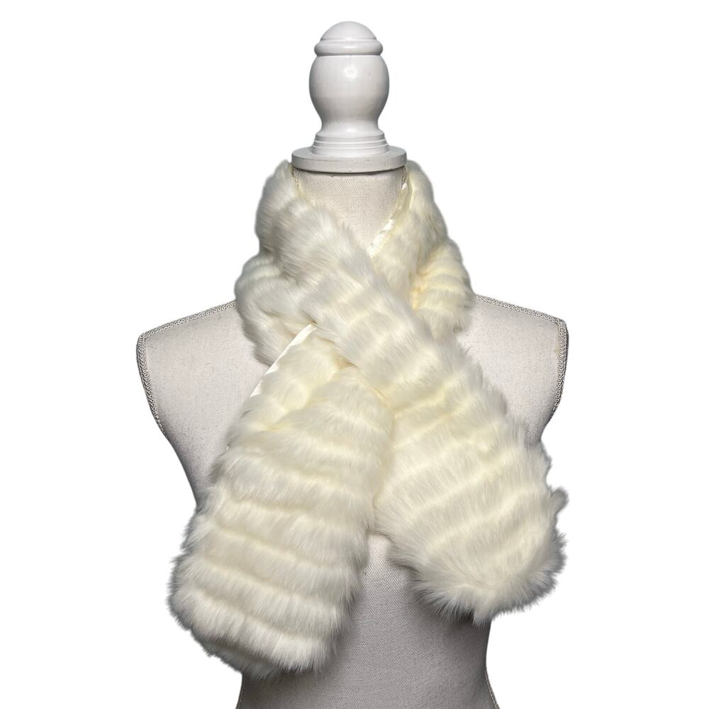 Cache Cream Faux Fur Winter Scarf Neck Pull Through Wrap Satin Lining